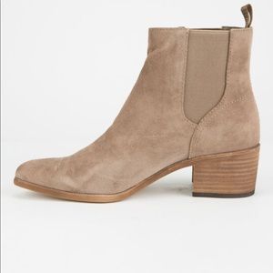 Dolce Vita Booties